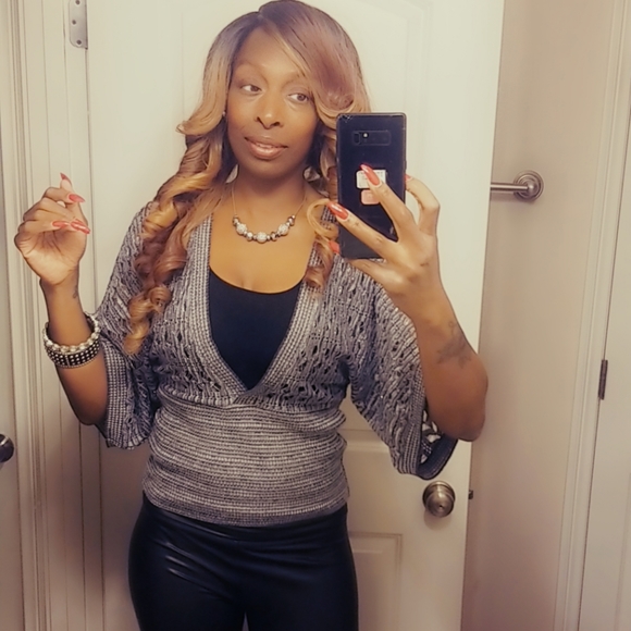 A Cute Gray & Black Deep V Sweater - Picture 5 of 9